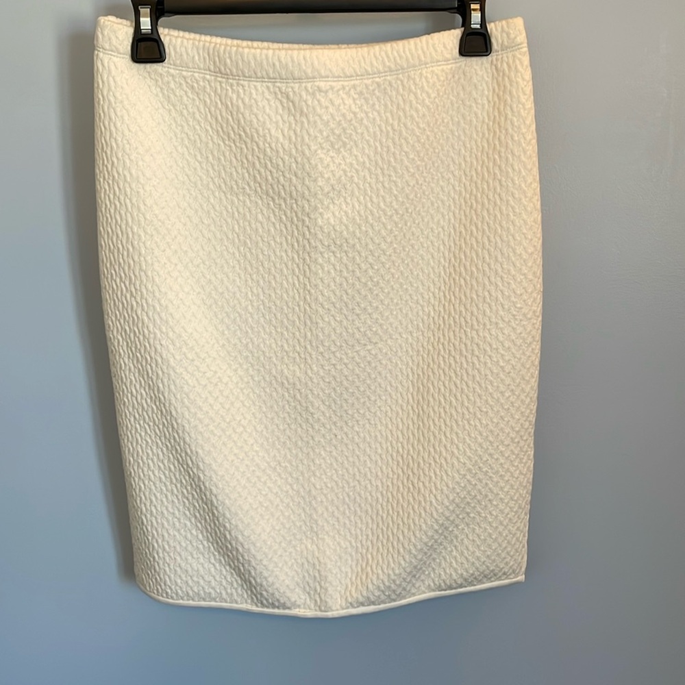 Max studio WINTER white waffle knit pattern KNEE LENGTH skirt size medium NWT